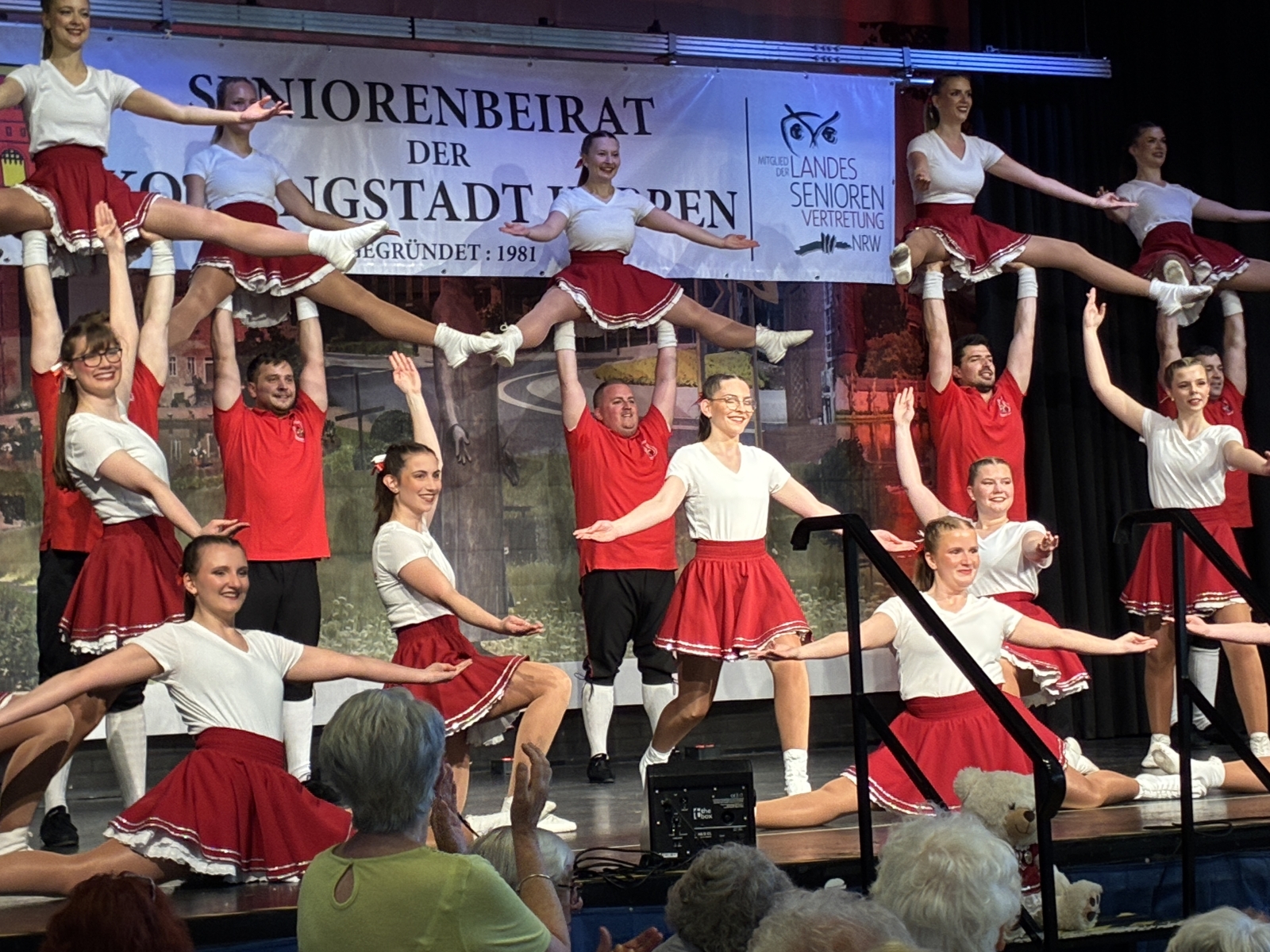 BerichtNeu FotoTanzgruppe
